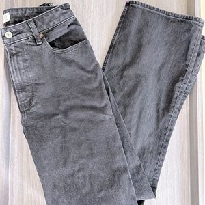 Abercrombie curve love 90’s relaxed jean in black